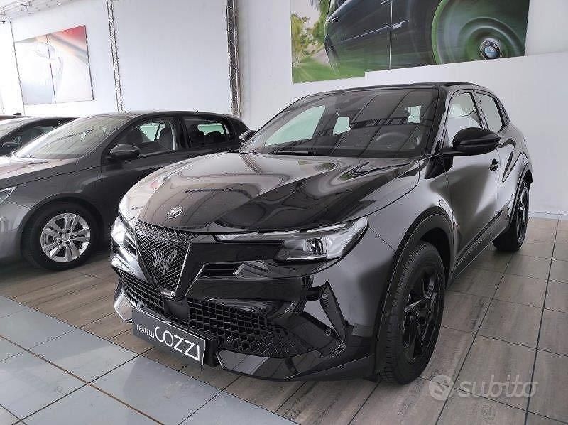 Usata Alfa Romeo Junior 136 CV (100 kW) 2024 Nero SUV