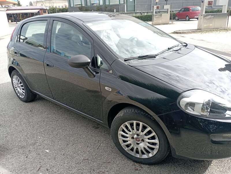 Usato 2018 Fiat Grande Punto 1.2 Benzin 69 CV (8.600 €)