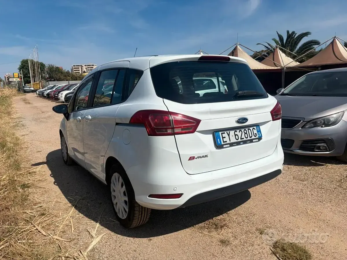 Usata Ford B-MAX 75 CV (55 kW) 2015 Bianco Monovolume