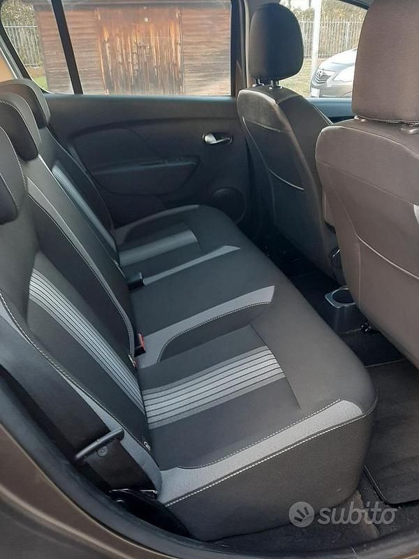 Usata Dacia Sandero 90 CV (66 kW) 2018 Marrone Berlina