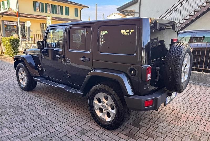 Usata Jeep Wrangler Unlimited Sahara 200 CV (147 kW) 2016 Nero SUV