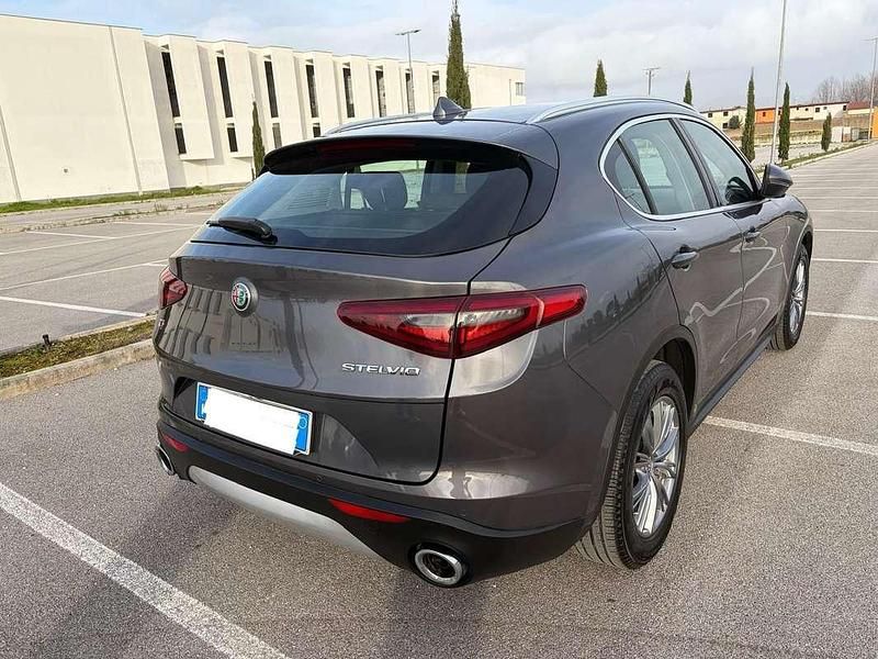 Usata Alfa Romeo Stelvio Business 190 CV (139 kW) 2021 Grigio SUV