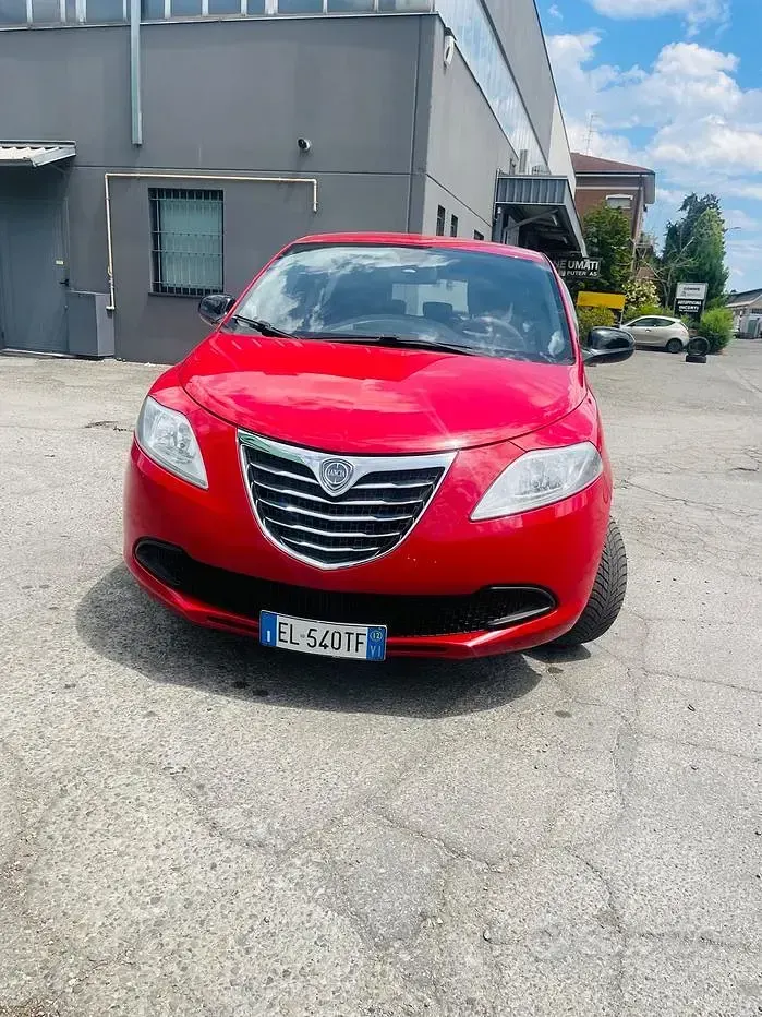 Usata Lancia Ypsilon Silver 69 CV (50 kW) 2012 Utilitaria