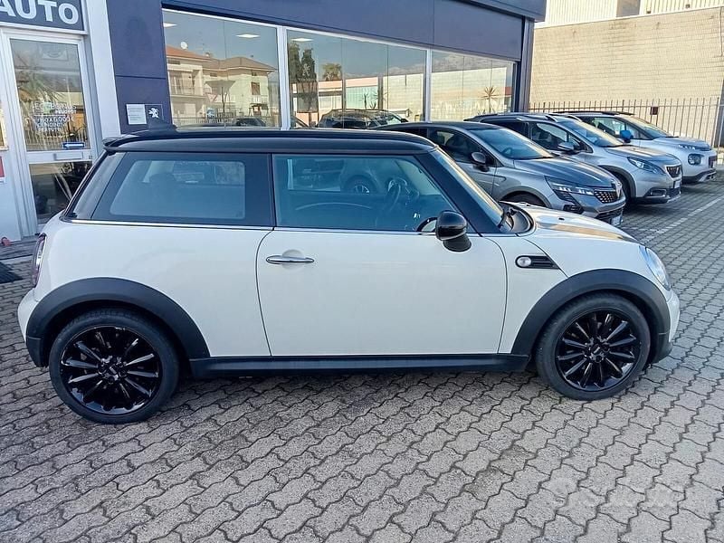 Usata Mini Cooper D 112 CV (82 kW) 2013 Bianco Utilitaria