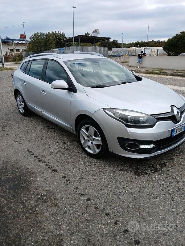 Usata Renault Mégane III 110 CV (80 kW) 2014 Grigio Station wagon