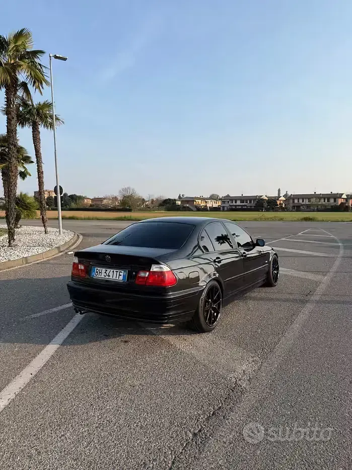 Usata BMW 323 M Sport 170 CV (125 kW) 2000 Nero Berlina