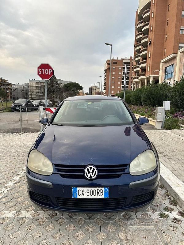 Usata VW Golf V 122 CV (89 kW) 2005 Blu Utilitaria