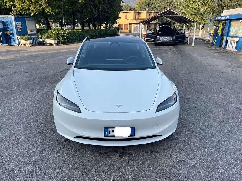 Usata Tesla Model 3 Standard Range 235 kW (320 CV) 2024 Bianco Berlina