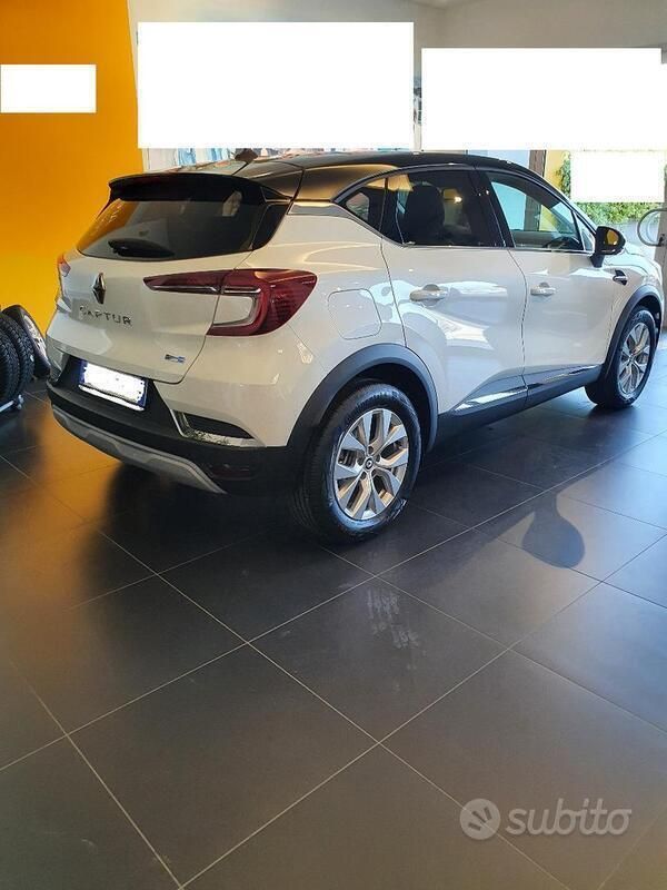 Usata Renault Captur 145 CV (106 kW) 2022 Bianco SUV
