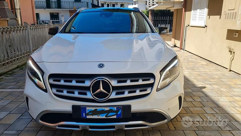 Usata Mercedes GLA200 136 CV (100 kW) 2019 Bianco SUV