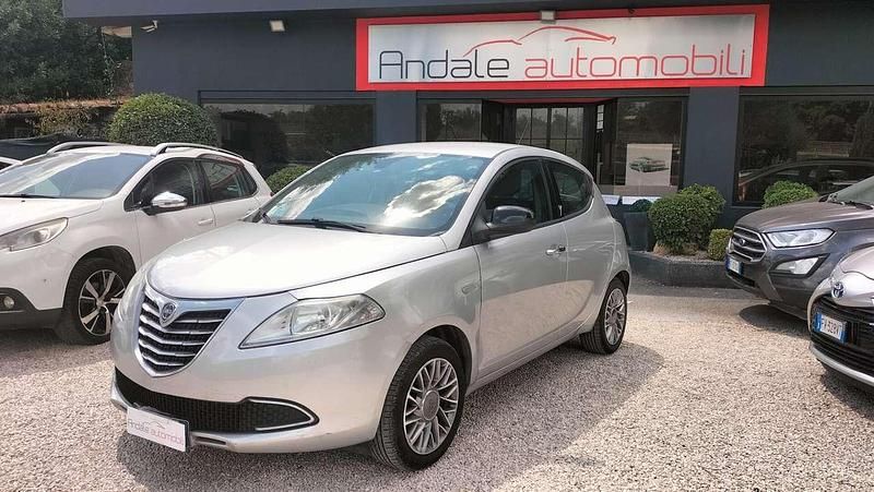 Argento Usata 2012 Lancia Ypsilon Gold Due volumi | 5999 € (Buon prezzo) - Immagine 1/4