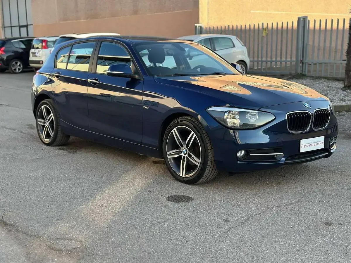 Usata BMW 118 Sport Line 143 CV (105 kW) 2014 Blu/azzurro Utilitaria