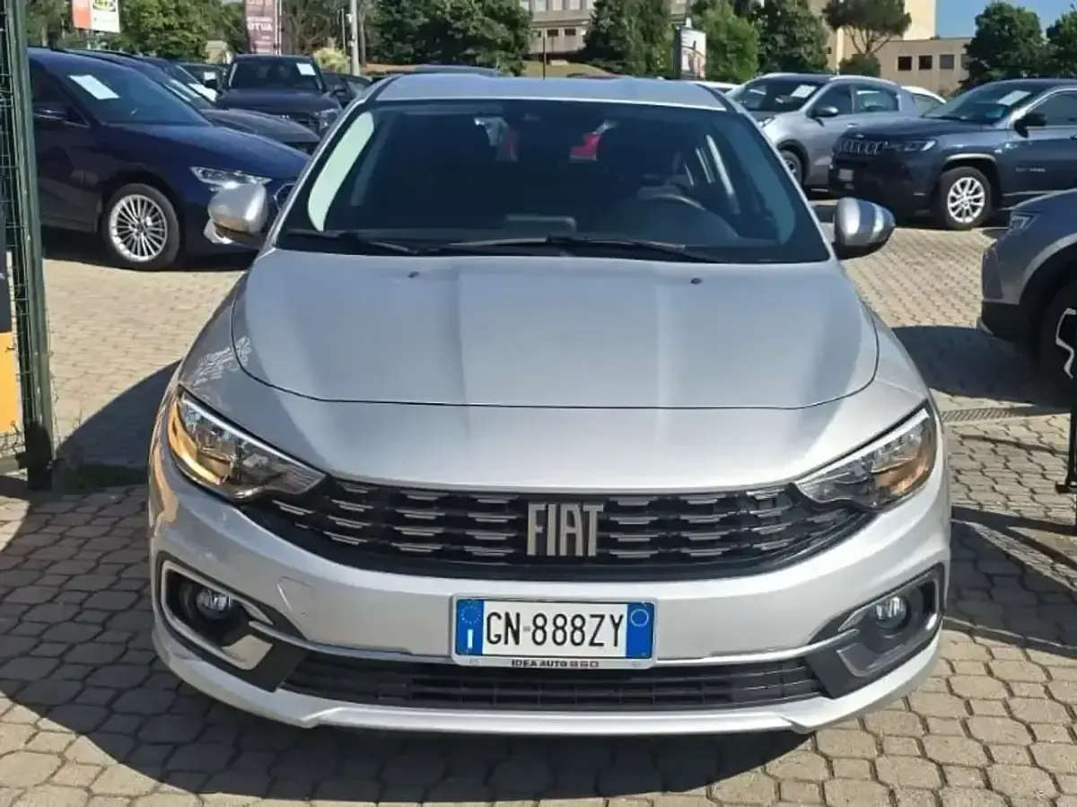 Usata Fiat Tipo Cross 131 CV (96 kW) 2023 Argento Berlina