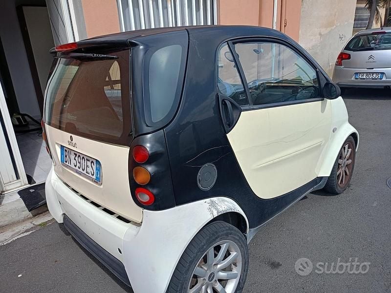 Usata Smart ForFour 2001 Bianco Utilitaria