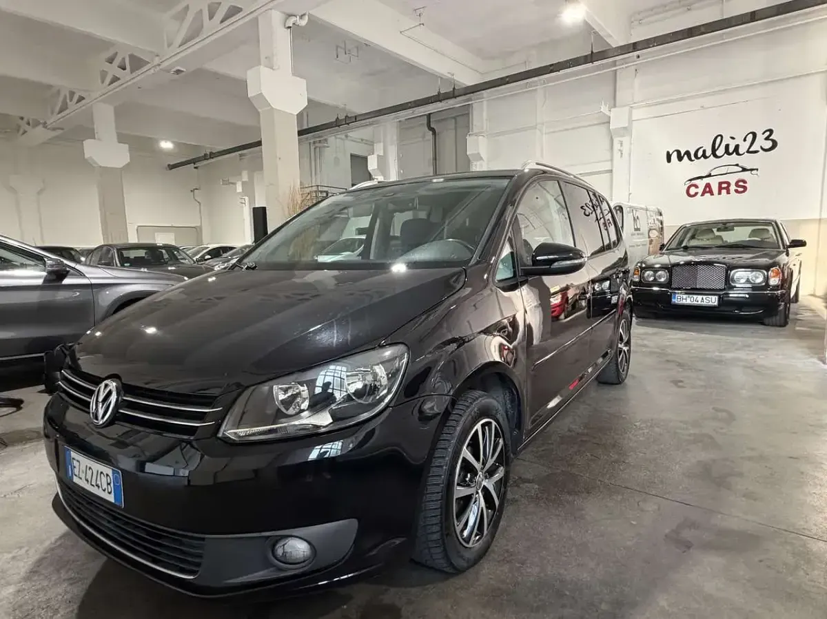 Usata VW Touran Comfortline 105 CV (77 kW) 2015 Nero Monovolume