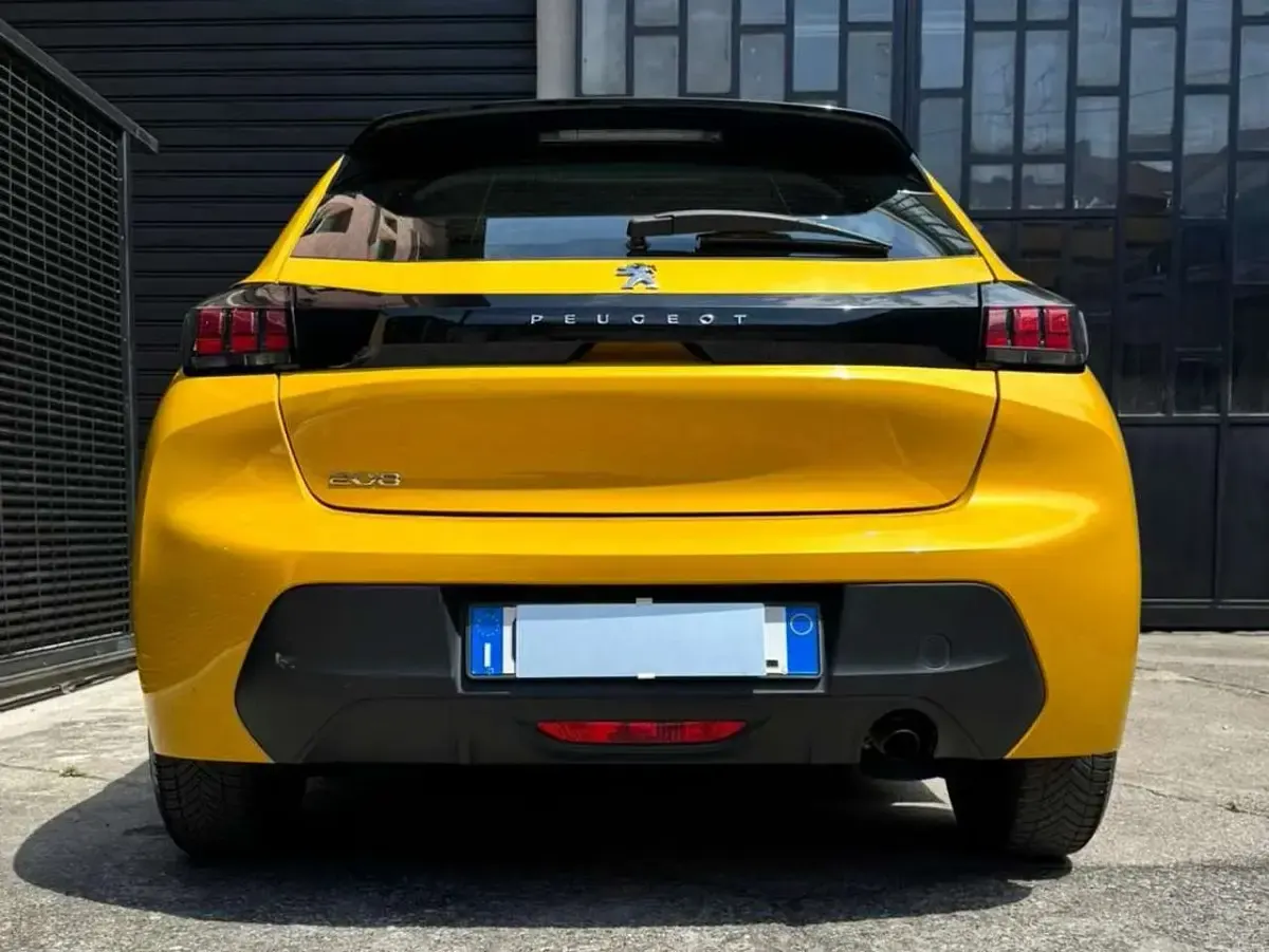 Usata Peugeot 208 Active 75 CV (55 kW) 2023 Giallo Utilitaria