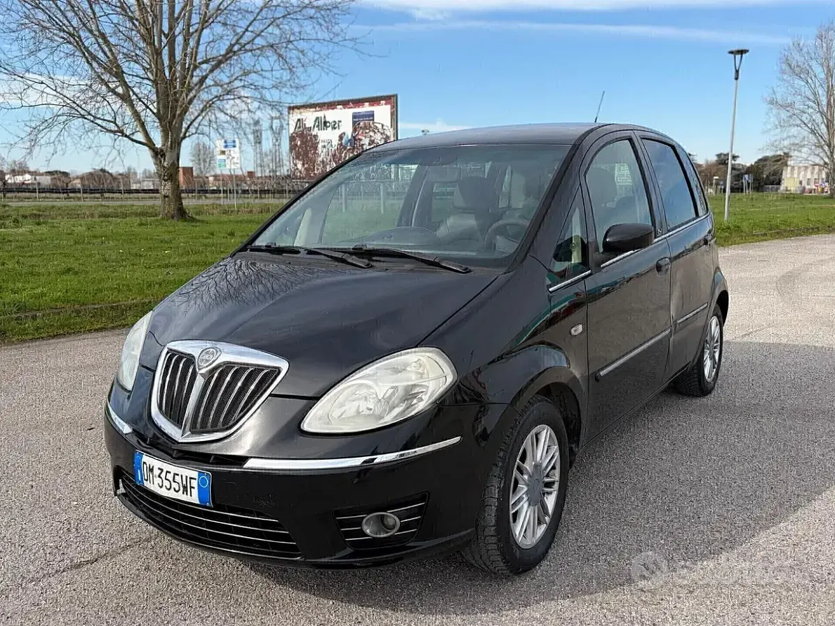 Usata Lancia Musa 101 CV (74 kW) 2008 Nero Monovolume