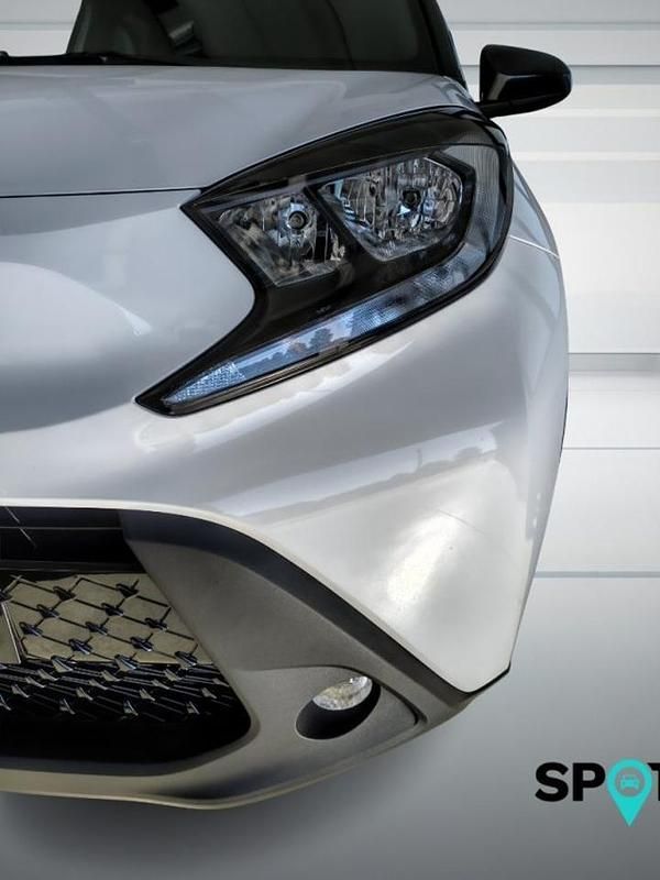 Usata Toyota Aygo X Trend 72 CV (52 kW) 2025 Grigio SUV