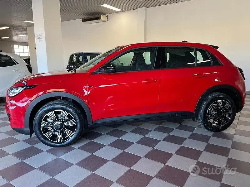 Nuova Fiat 600 101 CV (74 kW) 2026 Rosso SUV