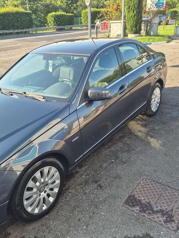 Usata 2010 Mercedes C200 Elegance Tre volumi | 7000 € (Buon prezzo) - Immagine 1/4