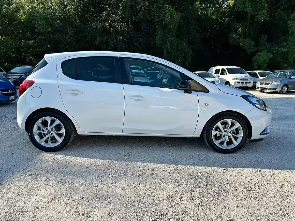 Usata Opel Corsa Cosmo 70 CV (51 kW) 2016 Nero Utilitaria
