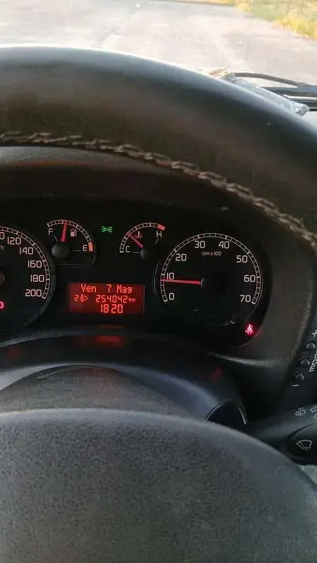 Usata Fiat Doblò Dynamic 84 CV (61 kW) 2010 Bianco Monovolume