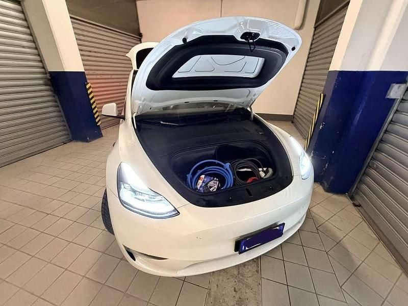 Usata Tesla Model Y 152 kW (208 CV) 2025 Bianco SUV