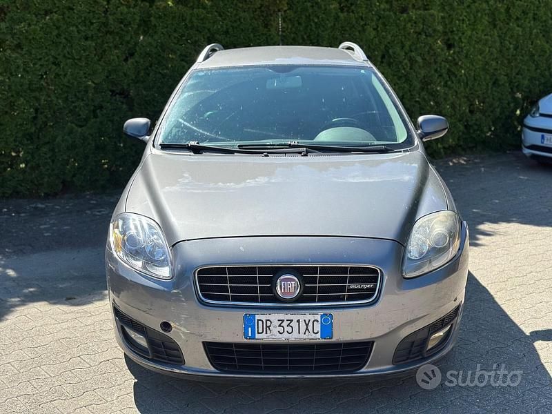 Usata Fiat Croma 150 CV (110 kW) 2009 Grigio Station wagon