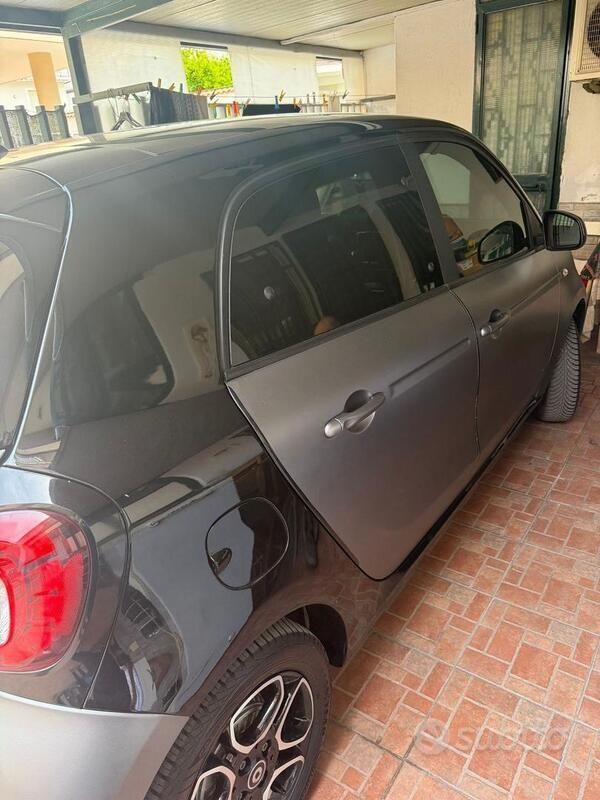 Usata Smart ForFour 75 CV (55 kW) 2019 Grigio Utilitaria