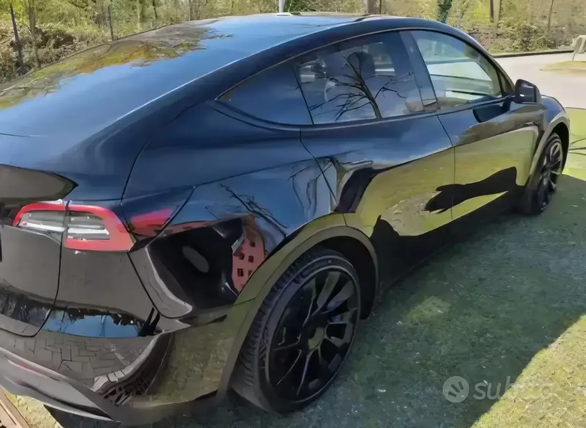 Usata Tesla Model Y 88 kW (120 CV) 2022 Nero SUV