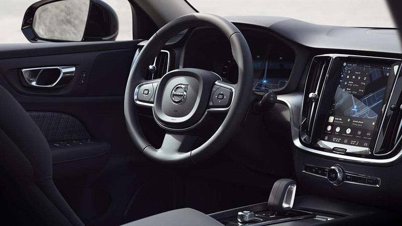 Nuova Volvo V60 Core 197 CV (144 kW) 2025 Grigio Station wagon