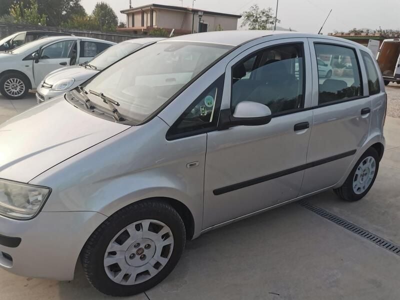 Usata Fiat Idea Dynamic 95 CV (69 kW) 2011 Grigio Monovolume