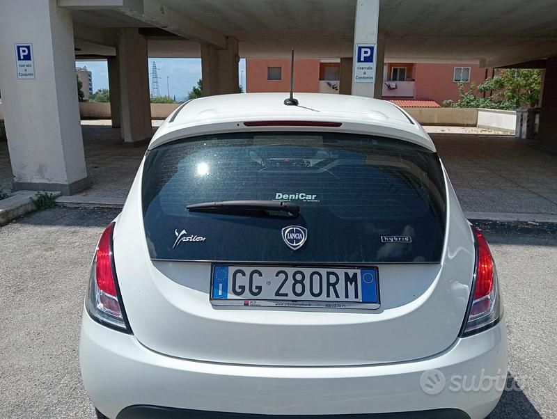Usata Lancia Ypsilon 69 CV (50 kW) 2021 Bianco Utilitaria