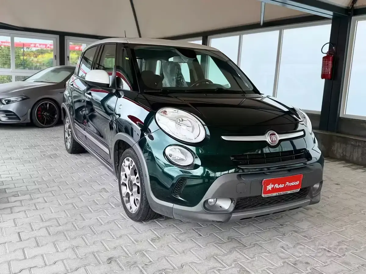 Usado Fiat 500L Trekking 120 CV (88 kW) 2017 Verde Monovolumen