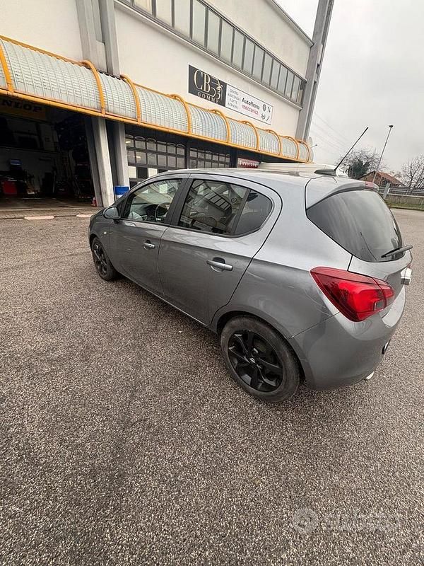 Używany Opel Corsa 100 KM (73 kW) 2018 Szary Hatchback