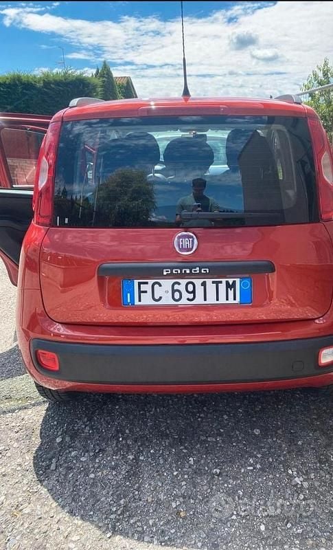 Usata Fiat Panda Easy 69 CV (50 kW) 2016 Rosso Utilitaria