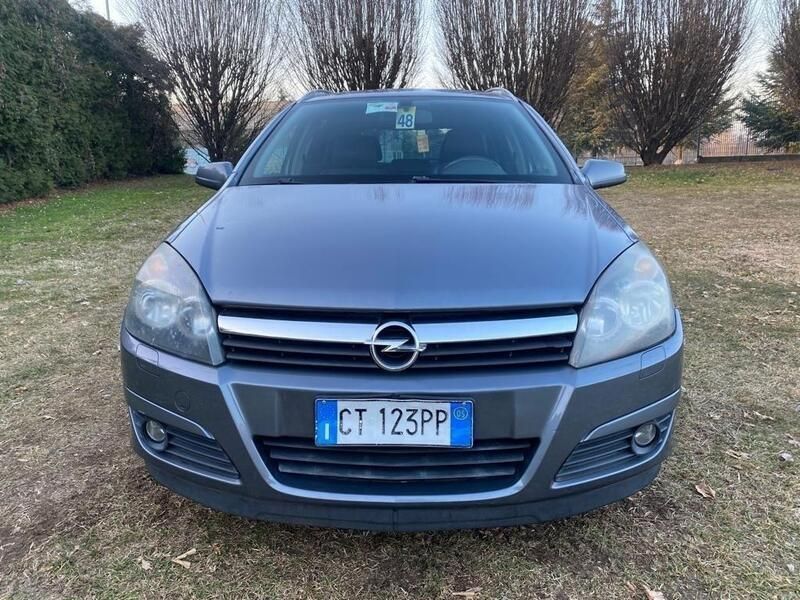 Usata Opel Astra Cosmo 150 CV (110 kW) 2005 Blu/azzurro Station wagon