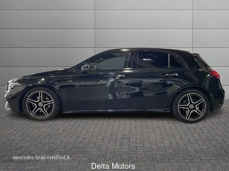 Usata Mercedes A200 Advanced Plus 150 CV (110 kW) 2023 Vernice nero cosmo Berlina