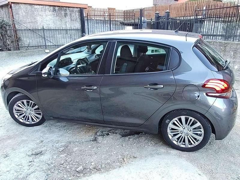 Usata Peugeot 208 Active 83 CV (61 kW) 2018 Grigio Utilitaria