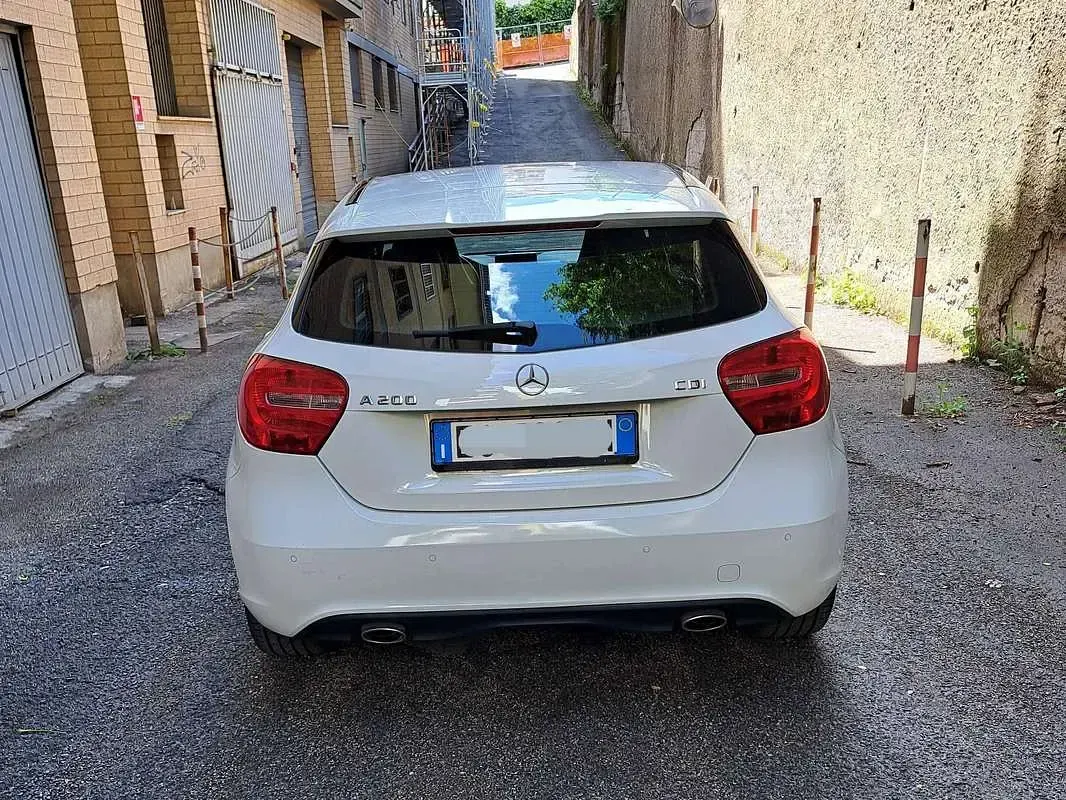 Käytetty Mercedes A200 136 HP (100 kW) 2013 Valkoinen Sedan