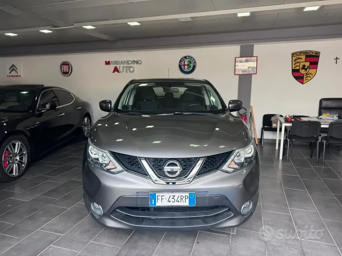 Usata Nissan Qashqai N-Vision 110 CV (80 kW) 2015 Grigio SUV
