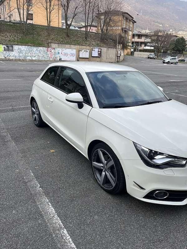 Usata Audi A1 Attraction 105 CV (77 kW) 2011 Utilitaria