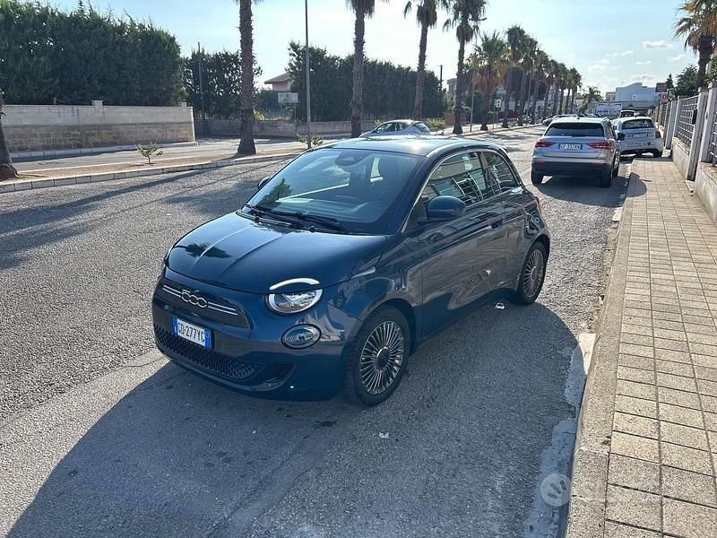 Usata Fiat 500e Icon 86 kW (118 CV) 2020 Blu Berlina