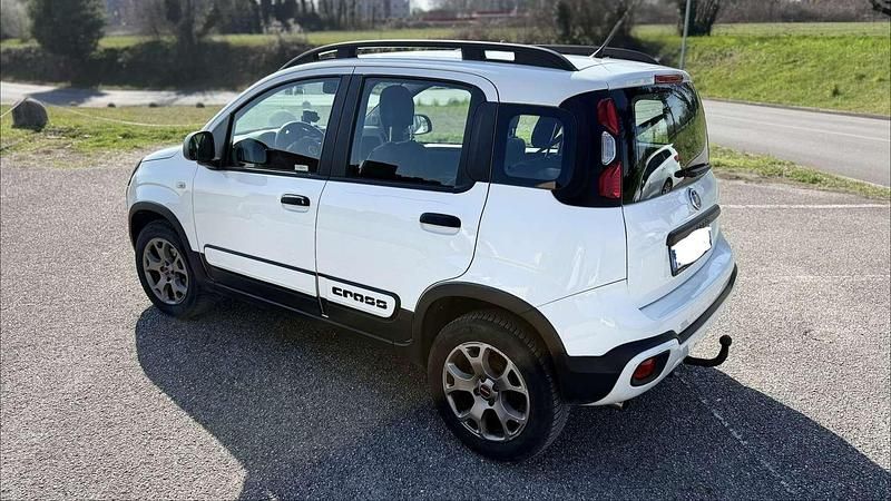 Usado Fiat Panda Cross Cross 95 CV (69 kW) 2017 Utilitario