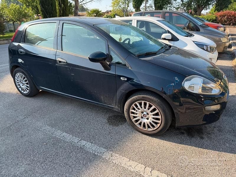 Usata Fiat Grande Punto 77 CV (56 kW) 2016 Blu Utilitaria