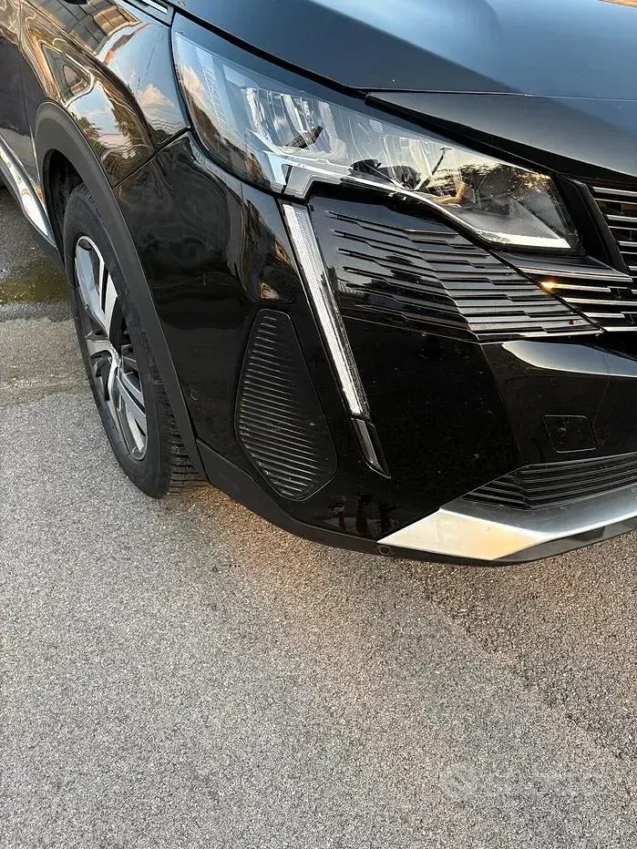 Usata Peugeot 3008 Allure 131 CV (96 kW) 2022 Nero SUV