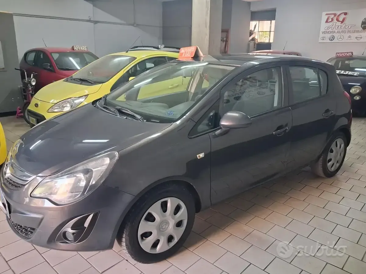 Usata Opel Corsa 85 CV (62 kW) 2014 Marrone Utilitaria