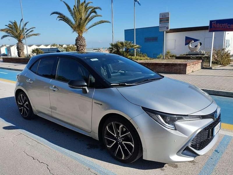 Usata Toyota Corolla 152 CV (111 kW) 2019 Argento Berlina