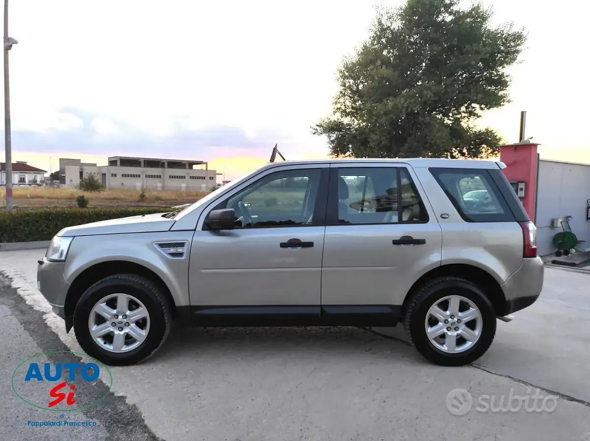 Usata Land Rover Freelander 2 150 CV (110 kW) 2011 Grigio SUV