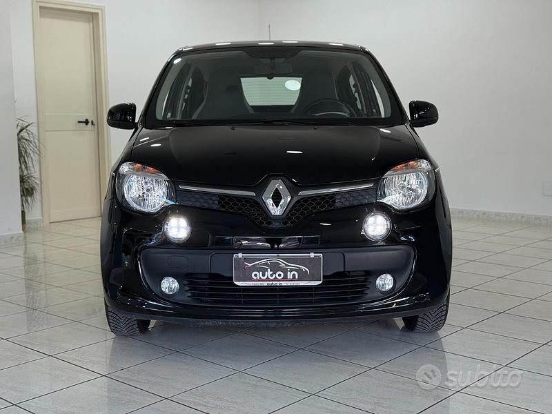 Nero Usata 2017 Renault Twingo SE Due volumi | 9000 € (Cara) - Immagine 1/4